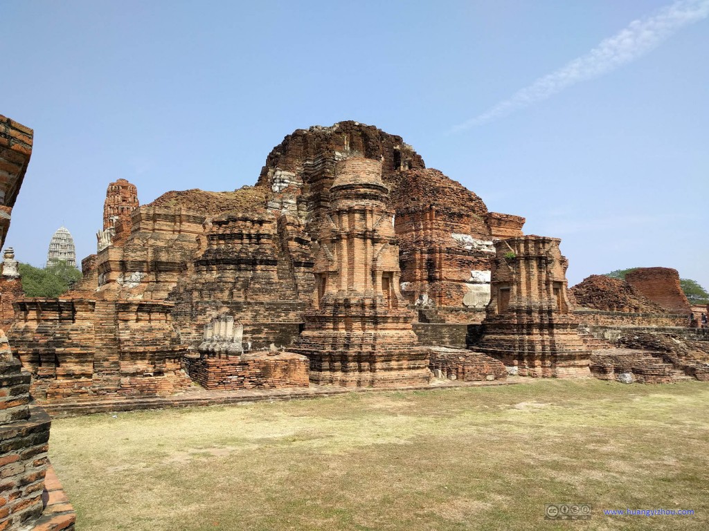 Wat Maha That，中央主塔的遗迹