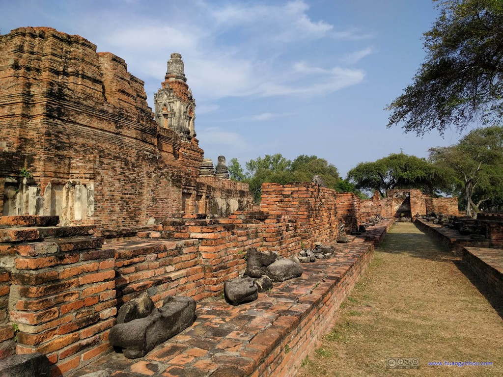 Wat Phra Ram，这应该曾经是一个摆放佛像的回廊