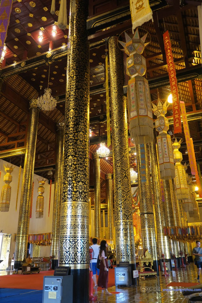 Wat Chedi Luang Worawihan，作为清迈城地段最好，（不知道是不是）最大的寺庙当然装修风格要豪华一点