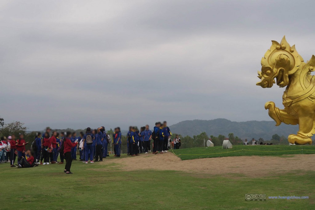 Singha Park，靠近入口处，这好像是一个当地学校的郊游