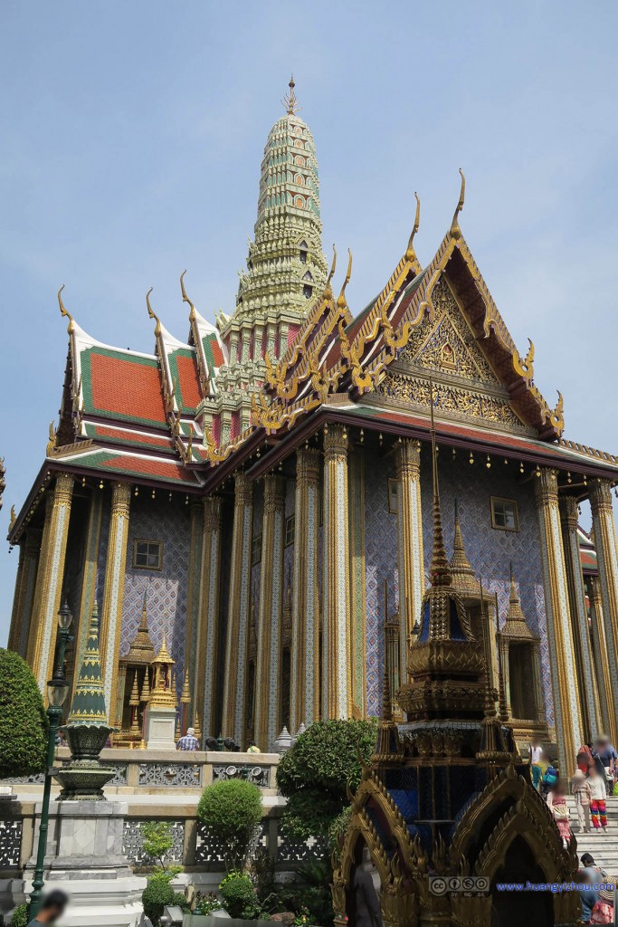 Prasat Phra Thep Bidon