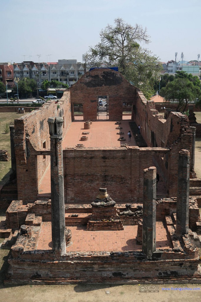Wat Rat Praditthan，俯视的场景，这里好歹有几根柱子还留着