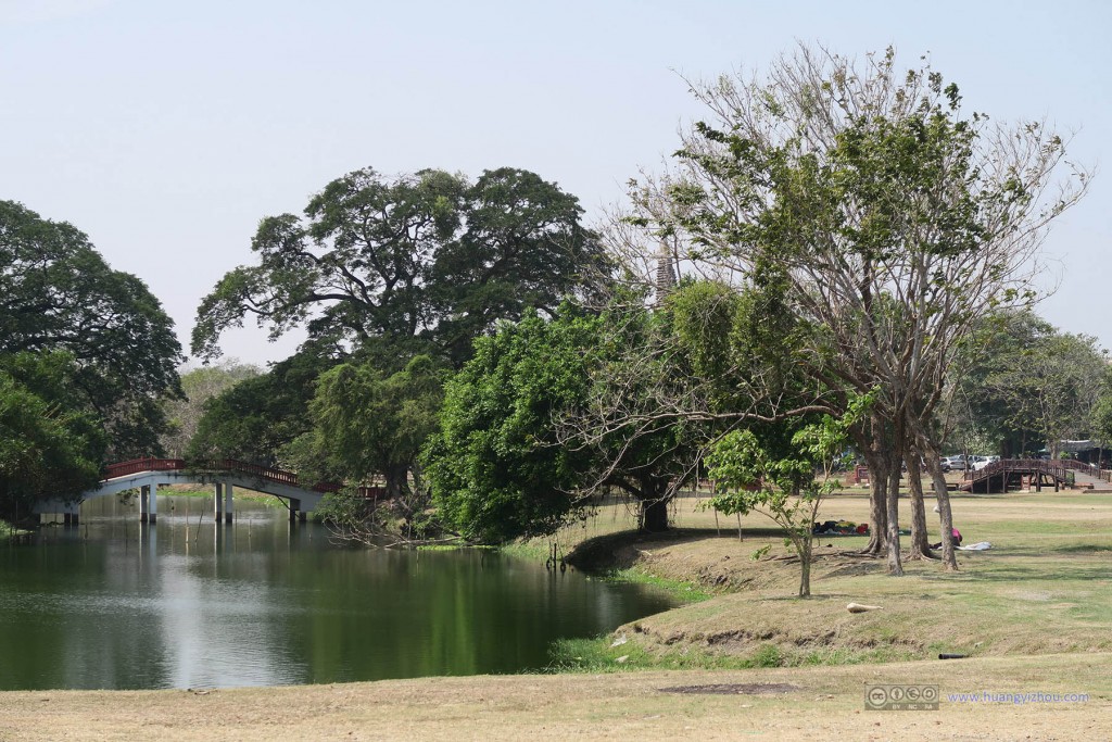 Wat Maha That位于大城市的Rama Public Park旁边