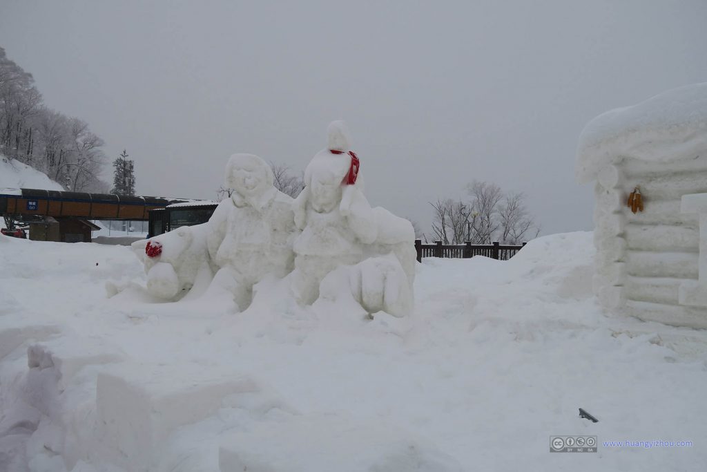 山顶的雪雕