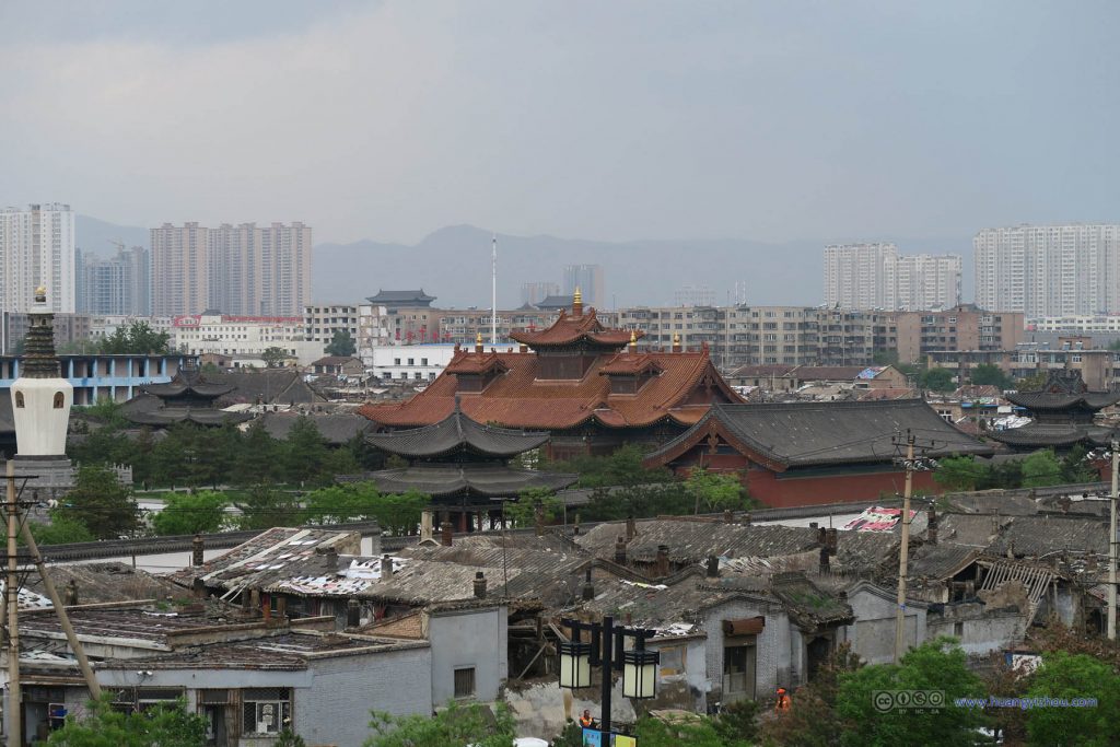 从大同东城墙上看到的法华寺。